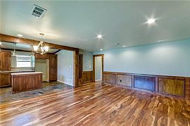  Nice 3 Bedroom and 2 Bathroom Home Available to Move In in League City, TX (Photo 3 of 5)