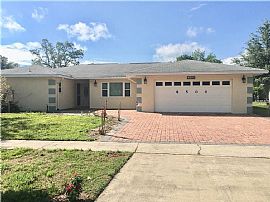  Beautiful 4 Bedroom and 2 Bathroom Home Available For Rent in Orlando, FL