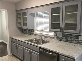 1348 Pampas Pt, Montgomery, Al 36117 in Montgomery, AL (Photo 3 of 9)