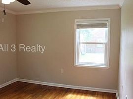  999 Parkwood Dr, Montgomery, Al 36109 3 Beds 1 Bath 1,232 Sqft in Montgomery, AL (Photo 5 of 7)