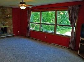 471 Agnes Dr, Madison, Wi 53711 in Madison, WI (Photo 2 of 9)