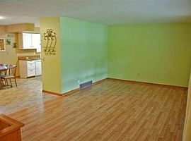 471 Agnes Dr, Madison, Wi 53711 in Madison, WI (Photo 5 of 9)