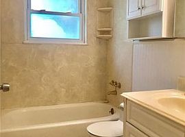  1545 Tahoe Dr, Florissant, Mo 63031 3 Beds 1.5 Baths 1,110 Sqf in Florissant, MO (Photo 9 of 10)