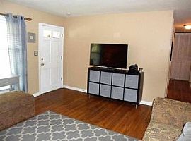  406 College Park Dr, Frankfort, Ky 40601 3 Beds 1.5 Baths 1,08 in Frankfort, KY (Photo 3 of 11)