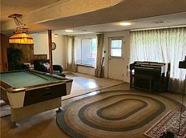  195 Windsor Rd, Rochester Hills, Mi 48307 3 Beds 1.5 Baths 1,2 in Rochester Hills, MI (Photo 4 of 5)