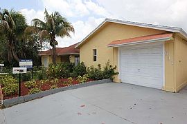 617 S a St, Lake Worth, Fl 33460 in Lake Worth, FL (Photo 6 of 12)
