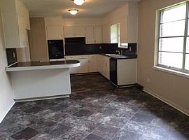 1000 Sunny Dell Ln, Bessemer, Al 35023 in Bessemer, AL (Photo 3 of 11)