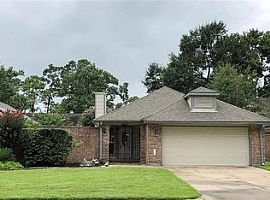 Beautifully Remodeled Patio Home. in Kingwood, TX (Photo 4 of 7)