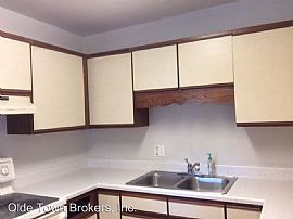 Adorable 3 Bed and 2 Bath in Orlando, FL (Photo 8 of 12)