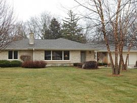1920 Fairhaven Blvd, Elm Grove, Wi 53122 in Elm Grove, WI
