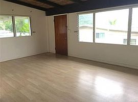 3 Beds 1.5 Baths in Kaneohe, HI (Photo 3 of 8)
