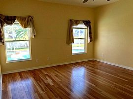 Awesome 3 Bedroom Home in Tampa, FL (Photo 5 of 11)