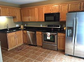 Gorgeous End Unit Townhome in Woodbury, MN (Photo 3 of 5)