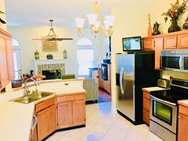 Immaculately Maintained and Tastefully Remodeled Home  in Jacksonville, FL (Photo 2 of 10)