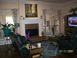 3 Beds 2.5 Baths 2,300 Sqft in Irving, TX (Photo 6 of 7)