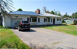 This 3 Bedroom, 2 Bath Home in Desirable Hermon in Hermon, ME (Photo 2 of 6)