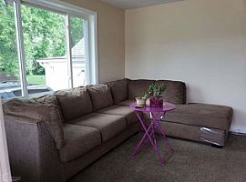 2 Bedroom Home in Roseville, MI (Photo 2 of 6)