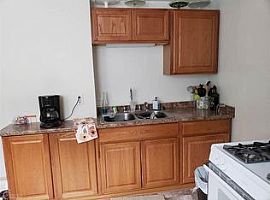 2 Bedroom Home in Roseville, MI (Photo 5 of 6)