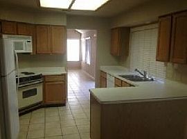 1406 N Hillsborough Dr, Gilbert, Az 85234 in Gilbert, AZ (Photo 3 of 4)