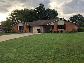 Come and Experience This Newly Renovated and Maintenance Free P in Beavercreek, OH