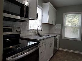 3 Bedroom Home in Kansas City, KS (Photo 4 of 8)