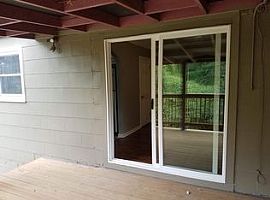 3 Bedroom Home in Kansas City, KS (Photo 8 of 8)