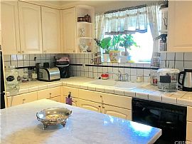 Beautiful 3 Bedroom Home in Chatsworth, CA (Photo 11 of 12)