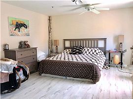 Beautiful 3 Bedroom Home in Chatsworth, CA (Photo 12 of 12)