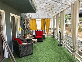 Beautiful 3 Bedroom Home in Chatsworth, CA (Photo 9 of 12)