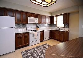 Great Location 4 Bedroom! in Omaha, NE (Photo 6 of 12)