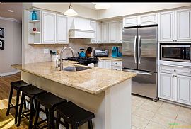 Magnificient 2 Bedroom Home in Oceanside, CA (Photo 4 of 10)