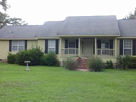 287 Perryclear Dr, Beaufort, Sc 29906 3 Beds 2.5 Baths 1,991 Sq in Beaufort, SC (Photo 5 of 8)