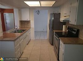 2601 Nw 55th St, Tamarac, Fl 33309 2 Beds 2 Baths 1,078 Sqft in Tamarac, FL (Photo 4 of 5)