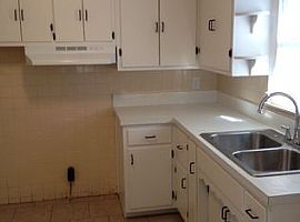  706 Fletcher Ln, Beech Grove, in 46107 2 Beds 1 Bath 1,440 Sqf in Beech Grove, IN (Photo 4 of 7)