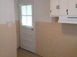  706 Fletcher Ln, Beech Grove, in 46107 2 Beds 1 Bath 1,440 Sqf in Beech Grove, IN (Photo 6 of 7)