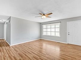 For Comfortable Living at It'S Peak in Saint Peters, MO (Photo 4 of 7)