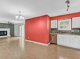 For Comfortable Living at It'S Peak in Saint Peters, MO (Photo 6 of 7)