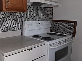 925 Washington Way, Jeffersonville, in 47130 3 Beds 1 Bath 1,08 in Jeffersonville, IN (Photo 4 of 8)