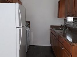 925 Washington Way, Jeffersonville, in 47130 3 Beds 1 Bath 1,08 in Jeffersonville, IN (Photo 6 of 8)