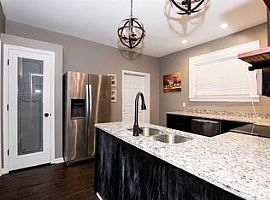 309 E 6th St, Lexington, Ky 40508 3 Beds 2 Baths 1,210 Sqft  in Lexington, KY (Photo 4 of 11)