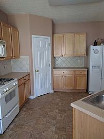 440 Lava Ln, Union City, Ga 30291 5 Beds 2 Baths 2,865 Sqf in Union City, GA (Photo 9 of 9)