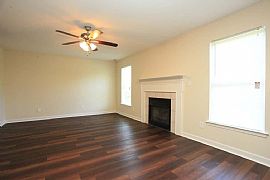 1012 Alston Hill Dr, Charlotte, Nc 28214 3 Beds 2.5 Baths 1,549 in Charlotte, NC (Photo 3 of 7)