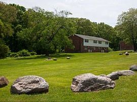 2 Beds 1 Baths in Storrs Mansfield, CT (Photo 6 of 12)