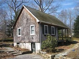 2 Beds 1 Baths in Madison, CT