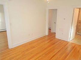 2 Beds 1 Baths in New Haven, CT (Photo 4 of 11)