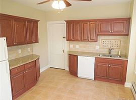 2 Beds 1 Baths in New Haven, CT (Photo 6 of 11)