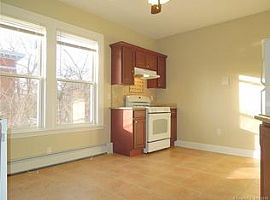2 Beds 1 Baths in New Haven, CT (Photo 8 of 11)