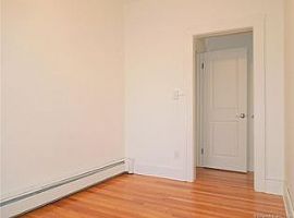 2 Beds 1 Baths in New Haven, CT (Photo 9 of 11)
