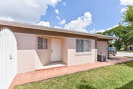 Beautiful 3 Bedroom Home in Miami, FL