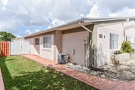 Beautiful 3 Bedroom Home in Miami, FL (Photo 2 of 11)